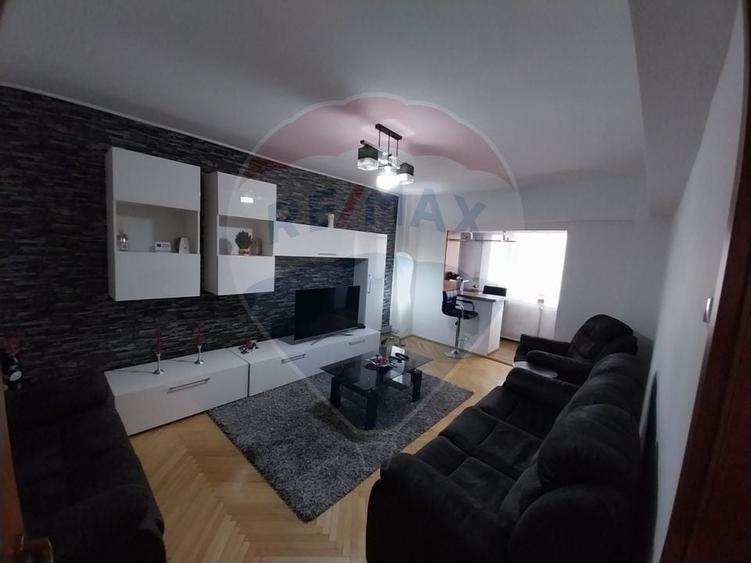 Apartament cu 3 camere  Promenada- Calea Severinului-Toporasi - 1