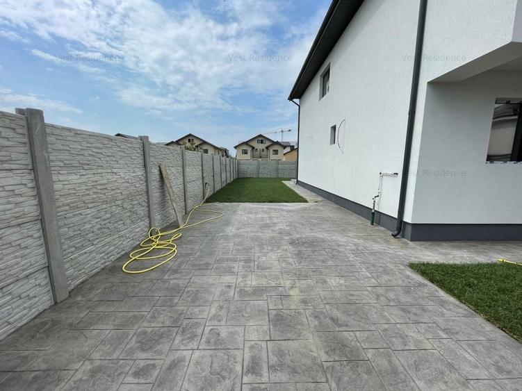 Duplex cu 4 camere si mansarda. Curte 250 mp. Comision 0 - 3