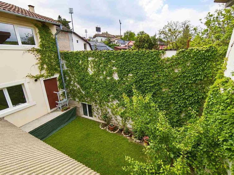 De vânzare – Casă unifamilială cu casă secundară, în cartierul Gruia - 11