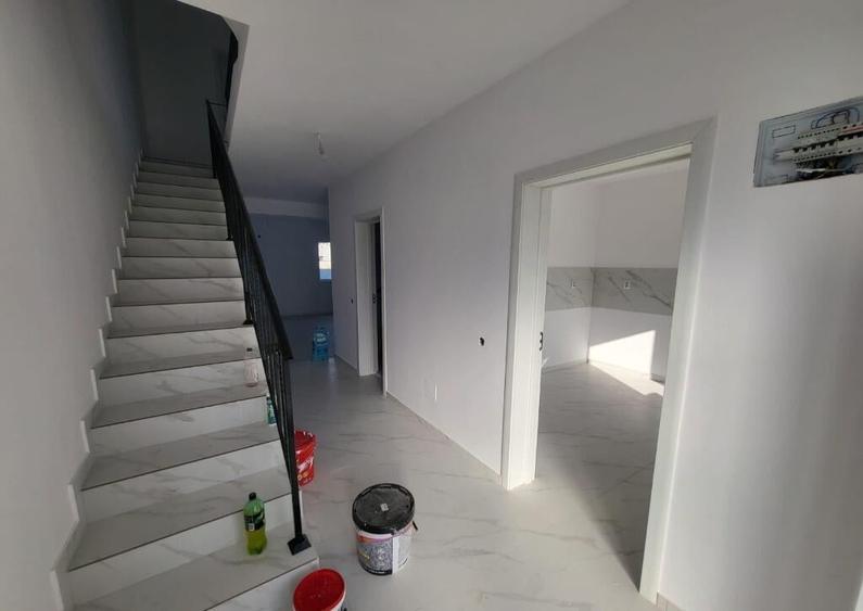 Duplex spatios cu 4 camere si mansarda cu placa de beton,gata de mutat - 10