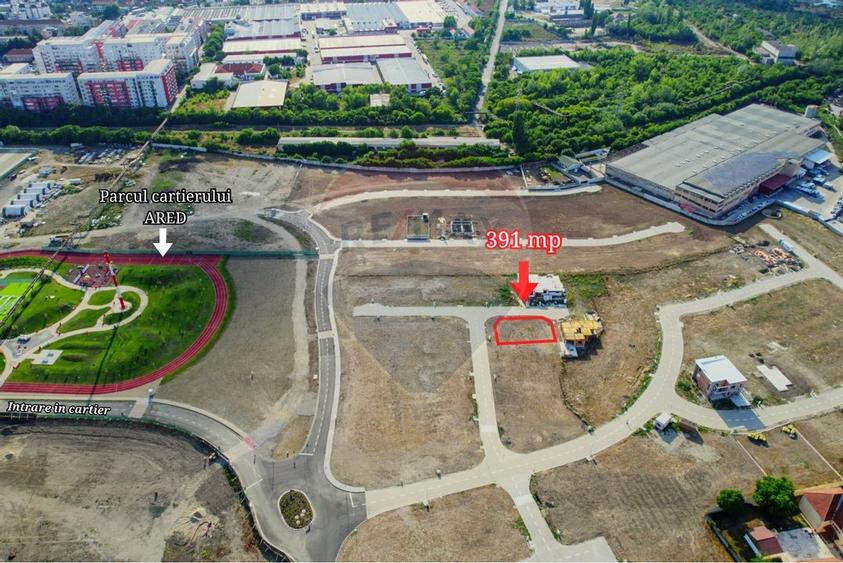 Teren de vanzare pe colt, cu deschidere dubla - 40 m front stradal - 8