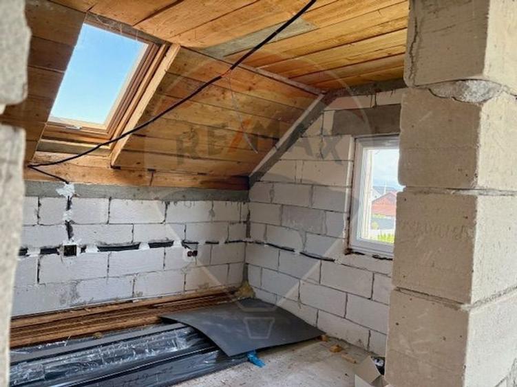 Casă / Vilă cu 5 camere de v&acirc;nzare - 19