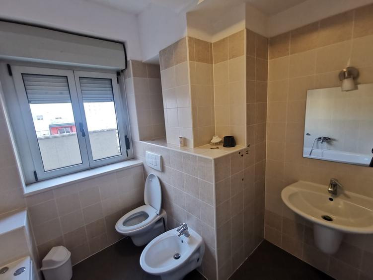 De inchiriat penthouse cu 4 camere – Complexul The Ring - 18