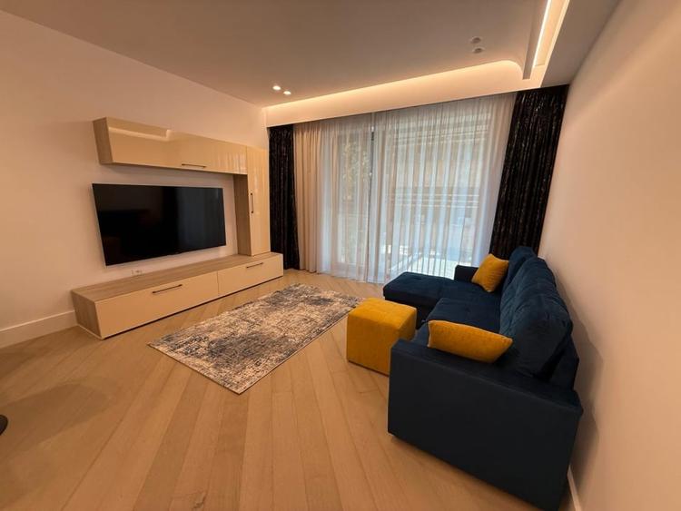 Cortina 126 Erou Iancu Nicolae Cambridge Jolie Ville - 1