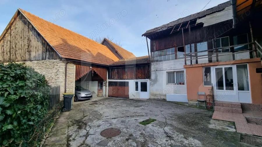 COMISION 0!Casa cu 2 apartamente, 210 mp, 1350 mp teren, in Vistea - 11