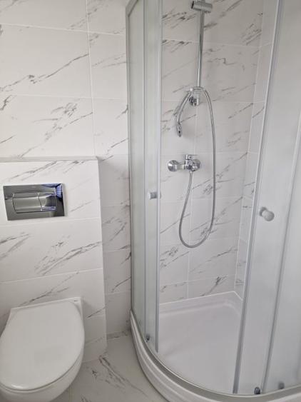 Casă individuală cu 4 camere cu Canalizare în Central