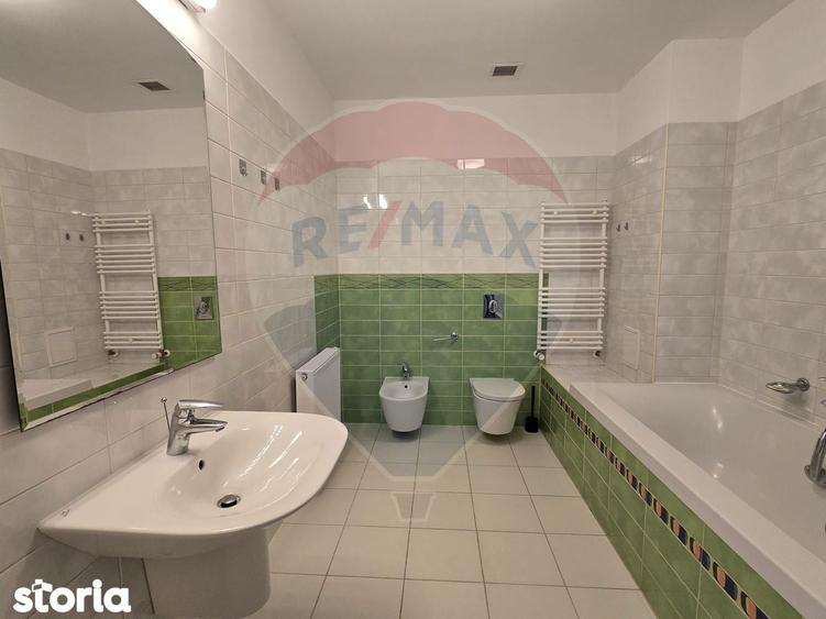 Apartament cu 4 camere decomandat, mobilat în Pipera