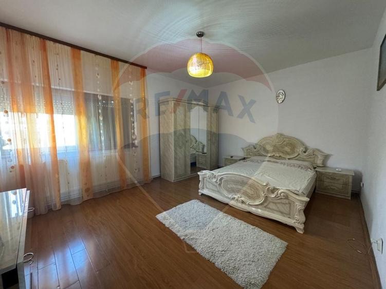 Casa / Vila cu 6 camere de vanzare - 36