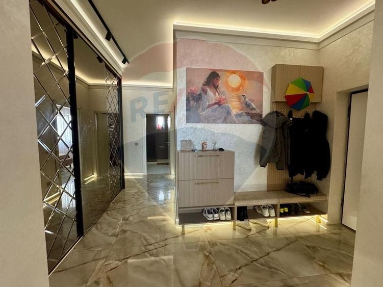 Apartament cu 4 camere de vânzare în zona Sarari - 8