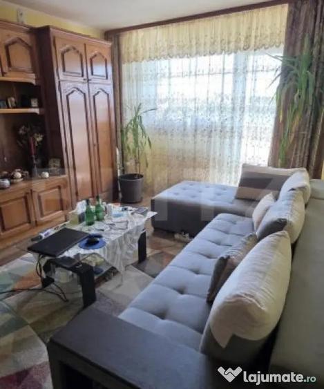Apartament de vanzare, cu 4 camere, 4 balcoane, 75 mp, zona - 18