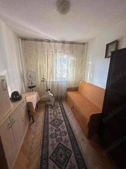 Inchiriez Apartament cu 3 Camere - 1