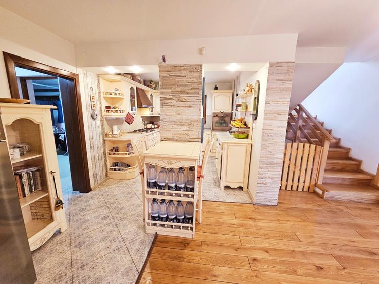 Vanzare vila 6 camere, mobilata si utilata, in Banesti - 8