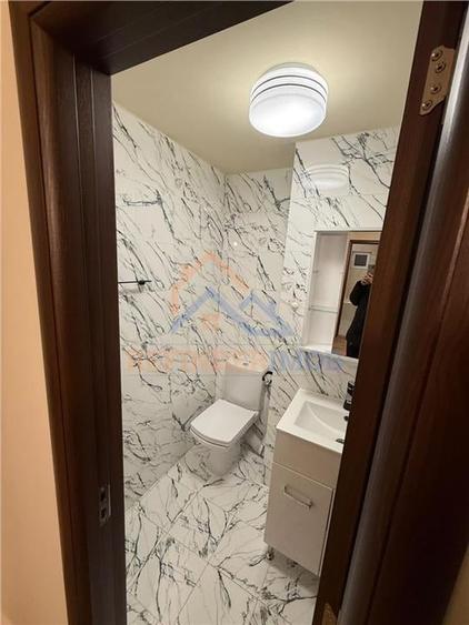 Vanzare apartament 3 camere zona Virtuti - Orsova, bloc 1989 reabilitat termic, - 9