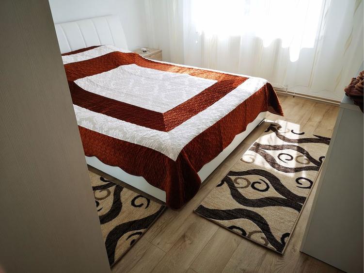 Vand apartament cu 3 camere cartierul Pacii, etajul 1 - 3