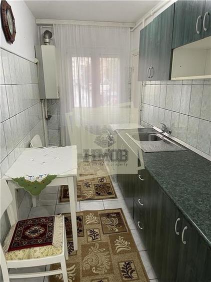 Apartament cu 2 camere decomandat si balcon in Vasile Aaron - 6