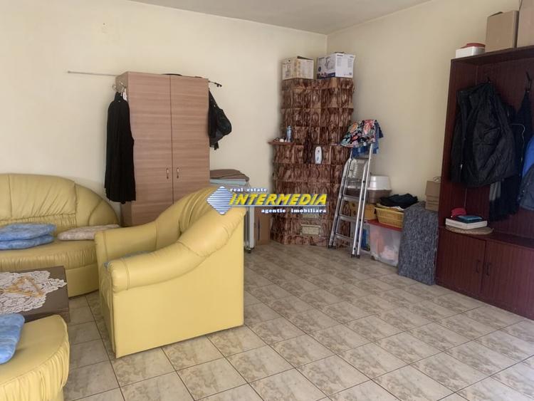 Casa de vanzare 5 camere teren aferent 1410 mp cu toate utilitatile zona Oarda - 11