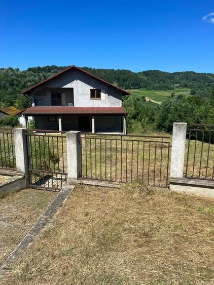 Casa cu teren 2000mp / Alunu - Valcea - 1