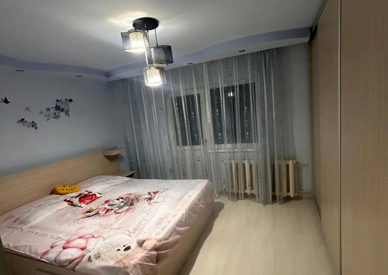 Vand apartament 3 camere sj doua bai str. Rovine - 1