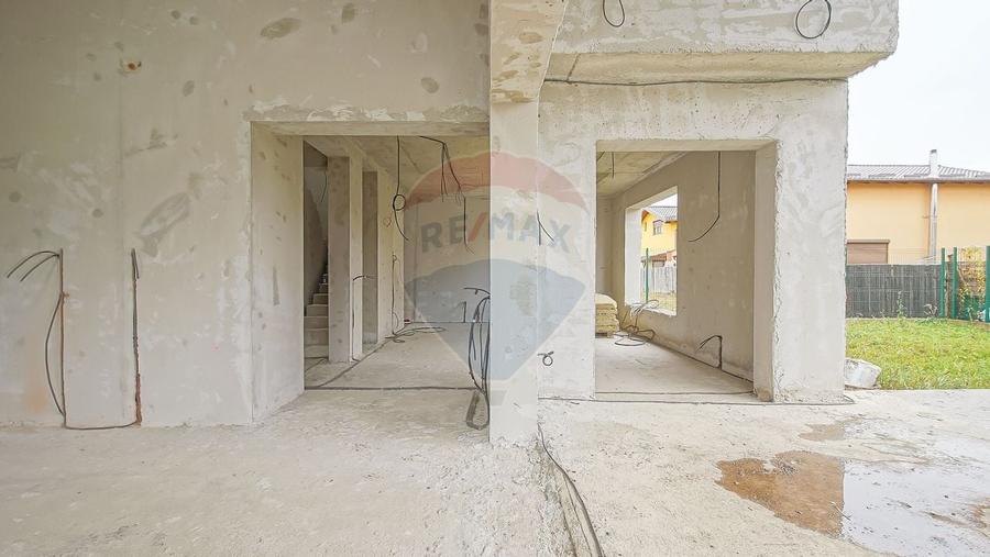 Casa spatioasa la gri, 4 camere, 3 bai, teren 500 mp - zona Bartolomeu - 16