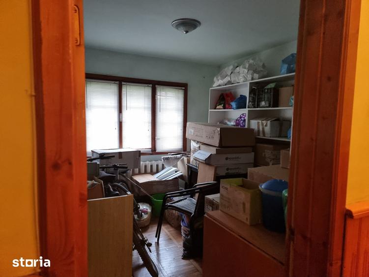 Apartament cu 4 camere decomandat în Micro 3