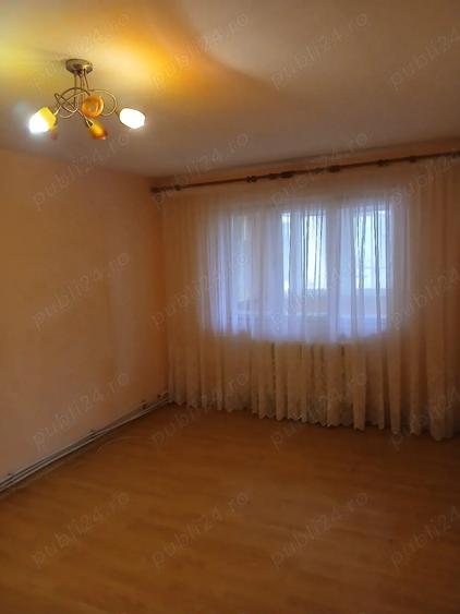 vand ap 3 camere decomandat parter balcon anchis termpan pre? 70000 euro - 2