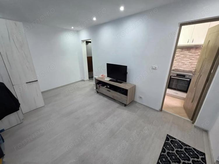 Garsoniera renovata Zona Buzia?ului Etaj 2 - 2