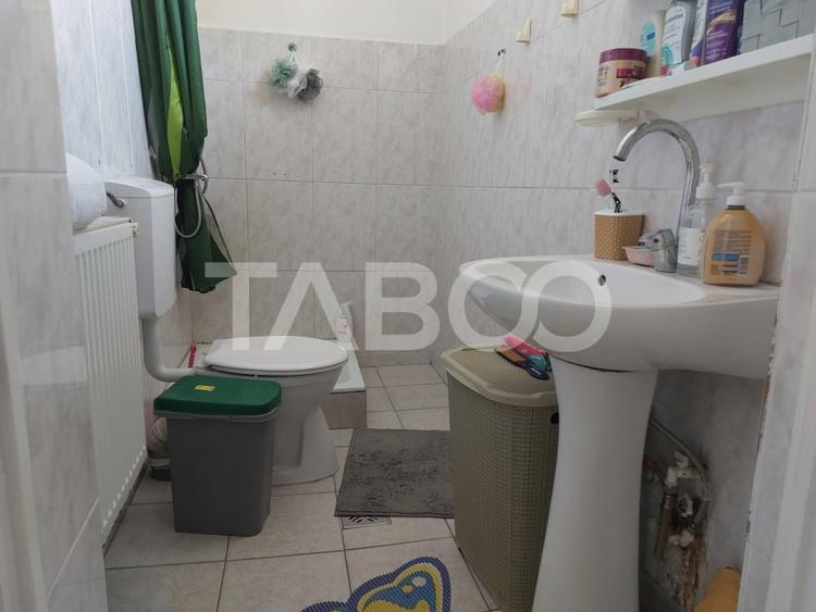 Casa de vanzare 6 camere 260 mp gradina zona foarte linistita Cisnadie - 18