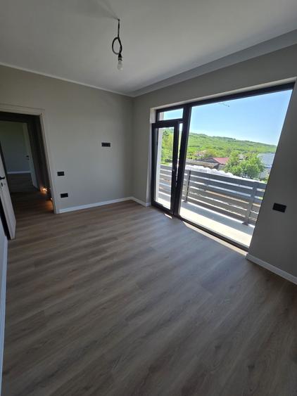Casă cu 4 camere în Balciu