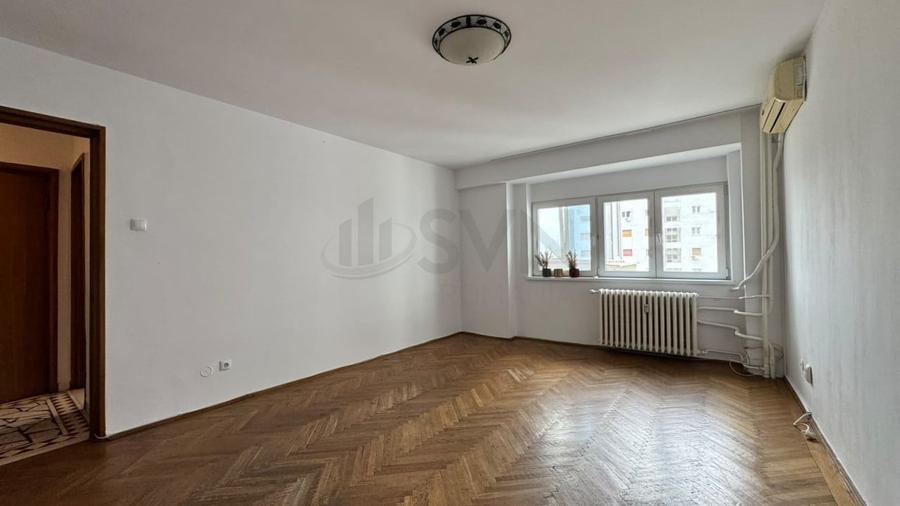 Apartament cu 4 camere decomandat în 1 Mai