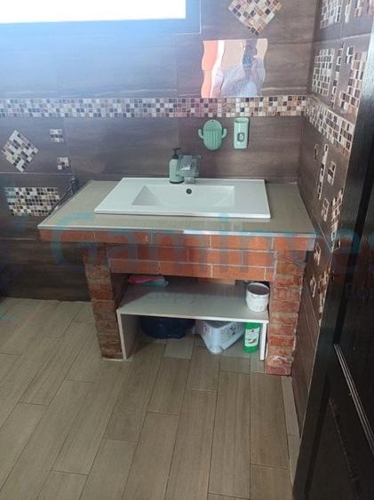 Casă individuală cu 4 camere cu Canalizare în Sânmartin