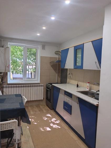 Inchiriez apartament 2 camere zona V uri - 6