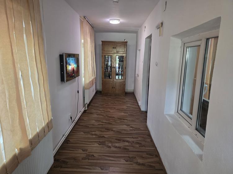 Casa de vanzare, renovata, mobilata ,si 500 mp teren - 6