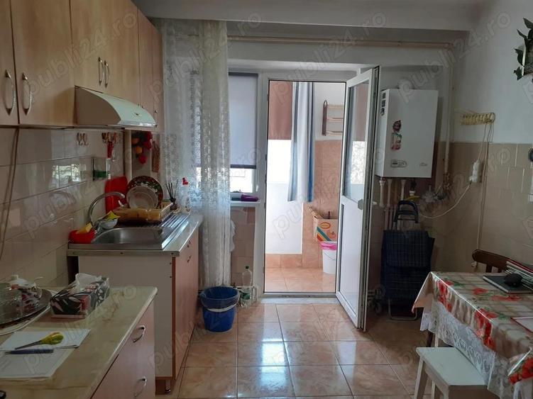 Vanzare Apart. 2 cam. cf.1 dec.,et.4, spraf.utila 50.45, balcon de 7.ml, str. Randunicii Zona Obor - 20