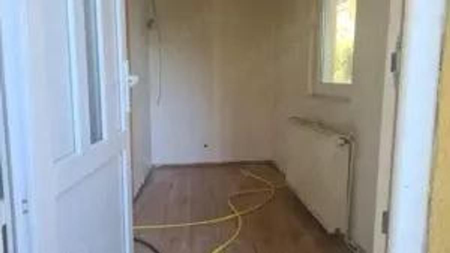 Spa?iu de inchiriat la casa - 4