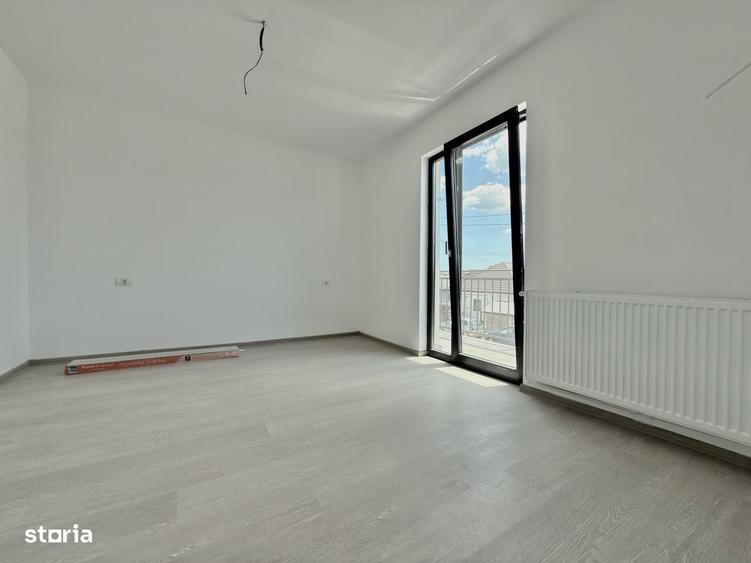 Casă cu 4 camere în Lumina