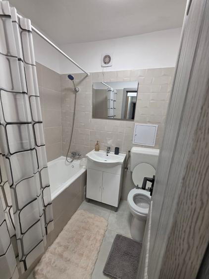 Jean Steriadi, 15 minute metrou 1 Decembrie 1918, pe Fetesti, bloc 4 etaje - 6