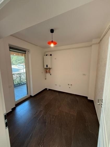 1 camera decomandat- 52 mp - etaj 1 - Valea Lupului -parcare-  79500 euro - 8