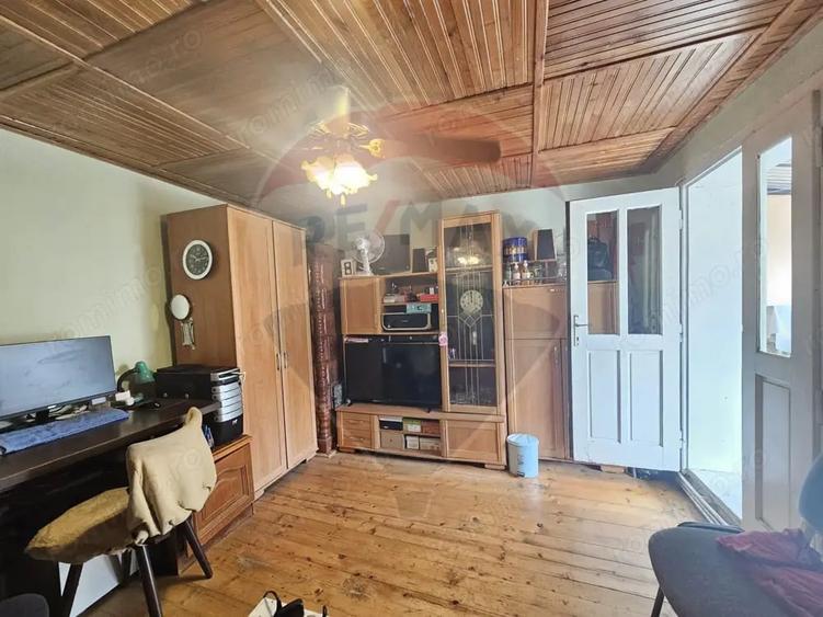 Casă cu 4 camere cu Teren 1371 Mp în Crivina