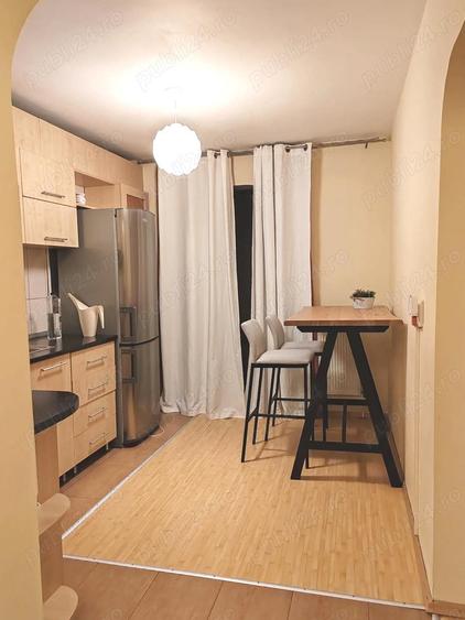 Inchiriez apartament 3 camere - 4