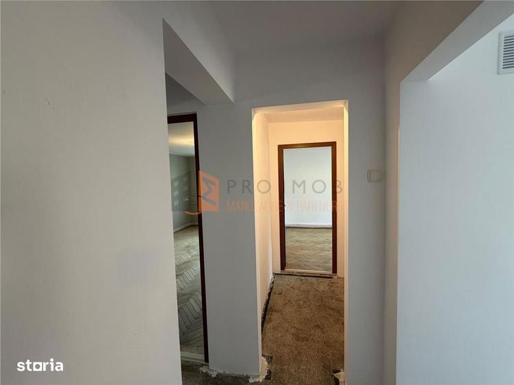Apartament 3 camere cf 2 decomandat Zona Micro 14 - 1