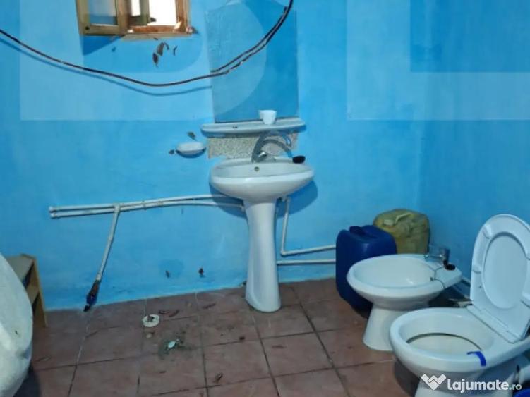 Casa de vanzare, 4 camere, 140 mp - in Costiu - 7