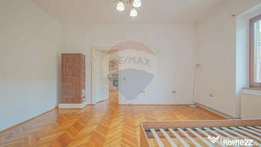 Apartament cu 2 camere semidecomandat în Centrul Istoric