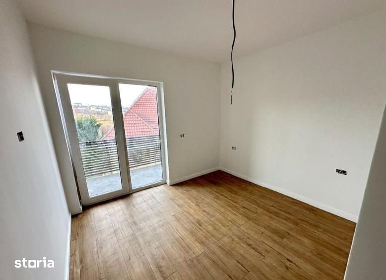 Casă cu 3 camere decomandat cu Canalizare în Bucium