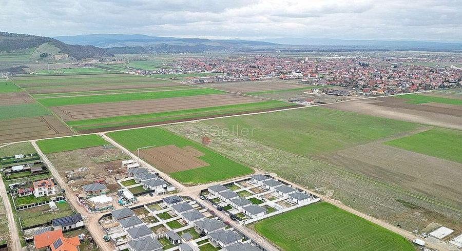 Teren intravilan - 12