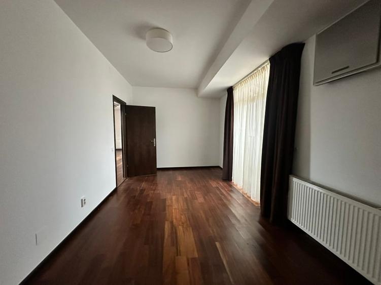 Inchiriez apartament 3 camere nemobilat zona Baneasa cu loc parcare subterana - 1