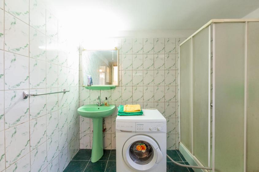 Vanzare casa  Darste singur in curte - 6