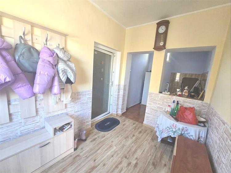 Casa de vanzare in zona centrala Oltet - 6