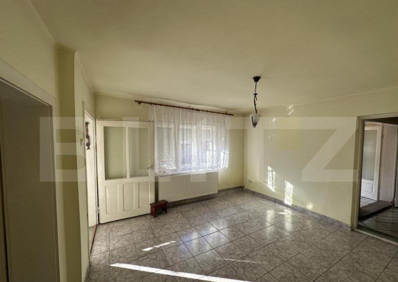 Casa pe un nivel, 3 camere, curte + anexe, ideala pentru p - 15