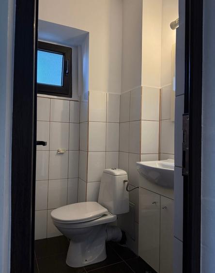 Apartament cu 3 camere semidecomandat, mobilat în Cug
