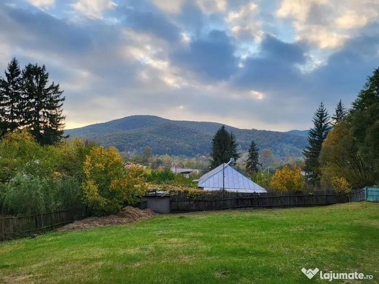 Casa de vacan?a sau locuit cu priveli?te superba Iedera de Jos, str. Silistea - 4